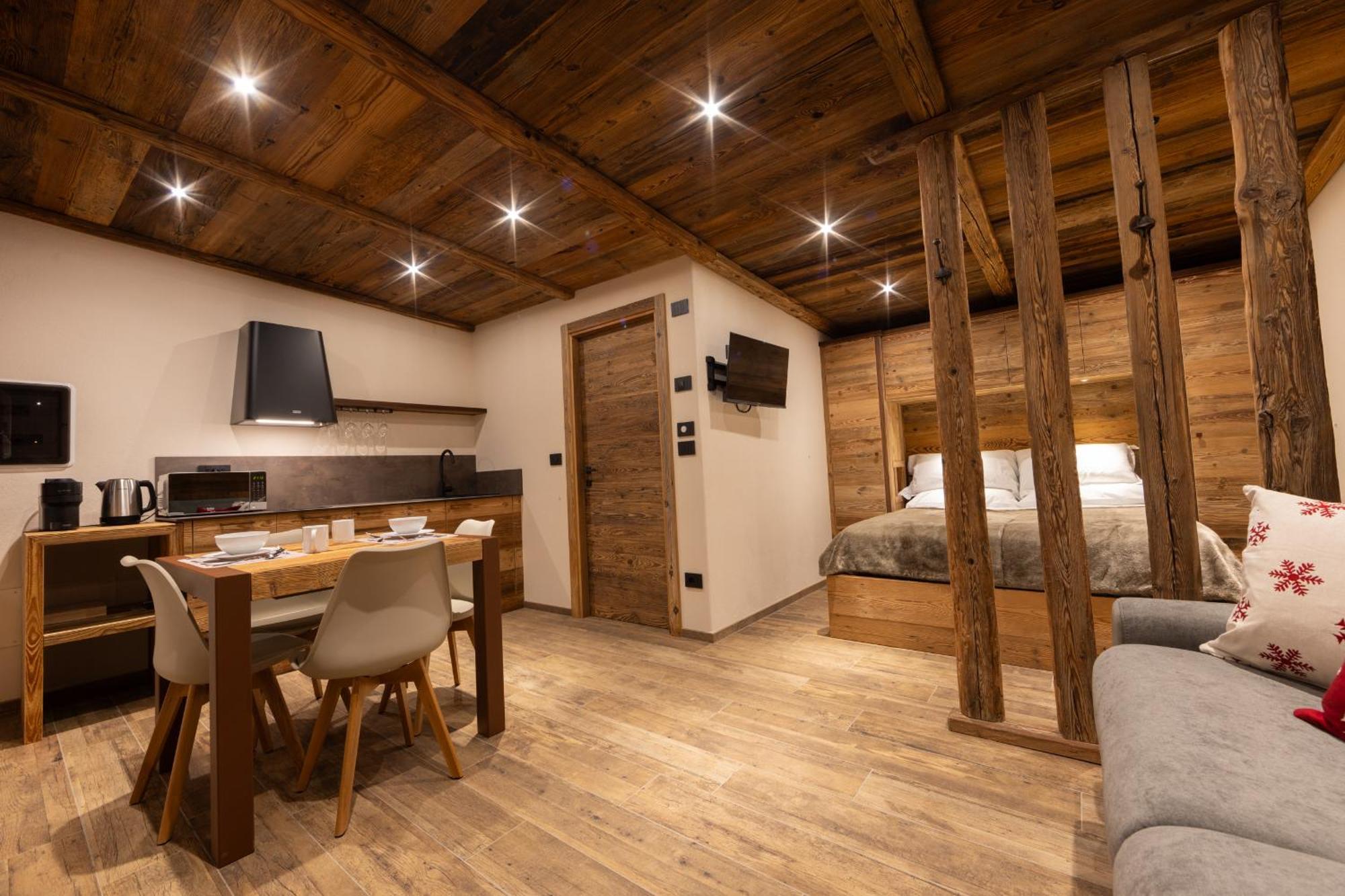 Les Reves Des Montagnards, Appartements De Charme Torgnon Exterior foto