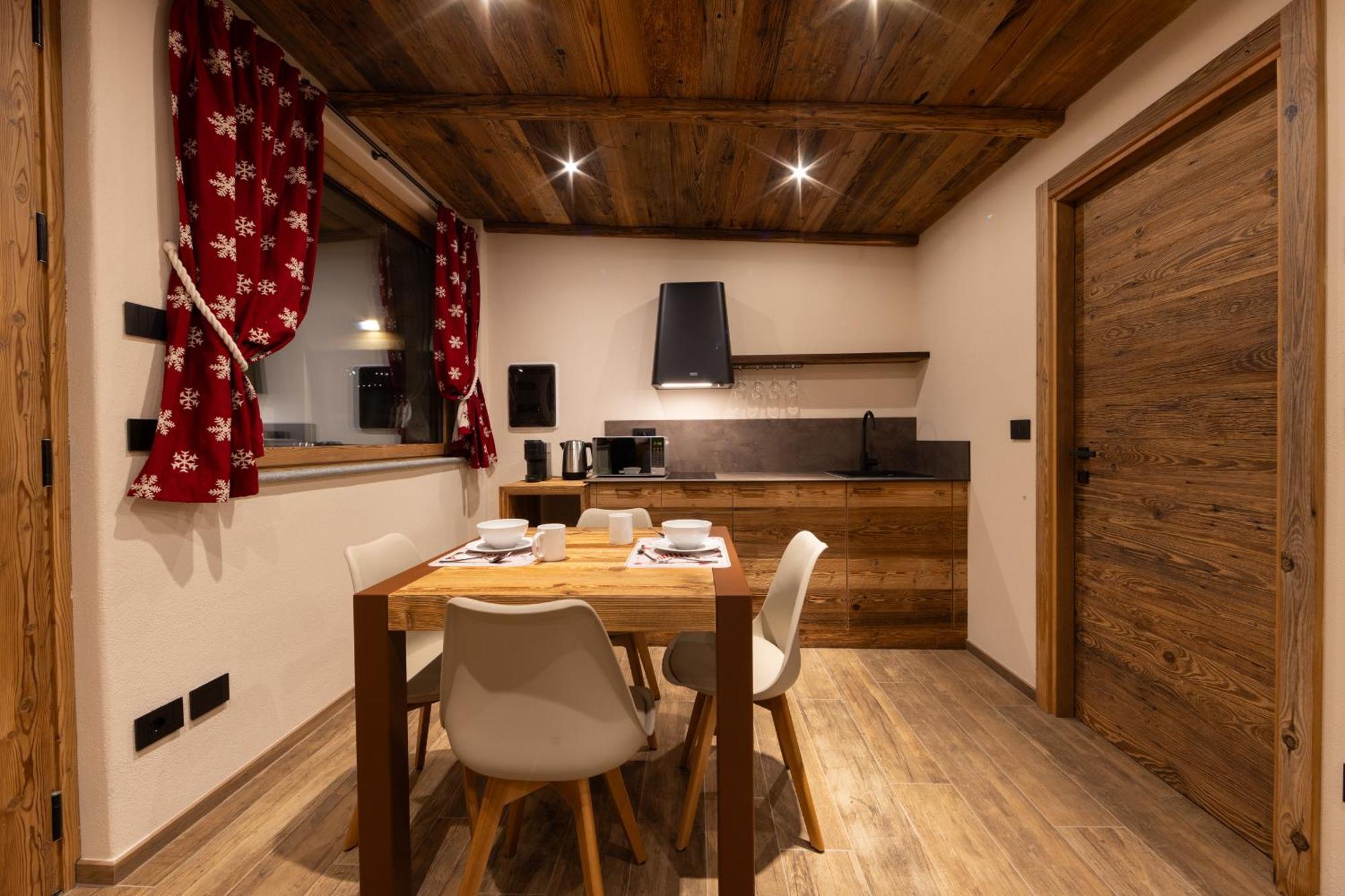 Les Reves Des Montagnards, Appartements De Charme Torgnon Exterior foto